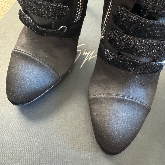 Giuseppe Zanotti Black Lace-Up Heeled Boots - Picture 15 of 16